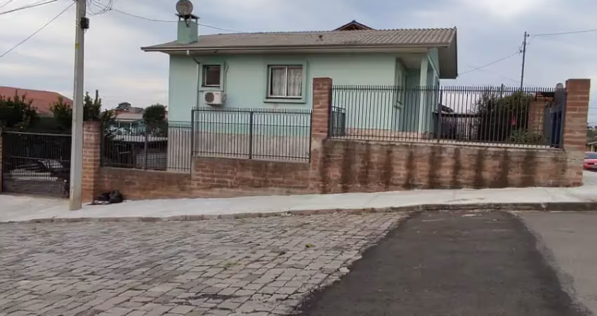 Exelente casa de esquina de dois andares toda de material  todos os documentos em dia