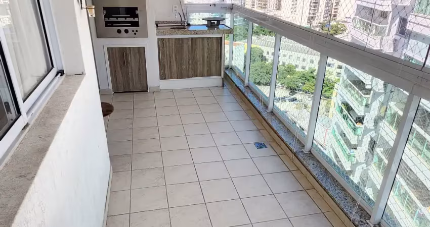 A melhor coluna de 2 quartos do prédio com vista para piscina e colégio abel e o menor condomínio e iptu.