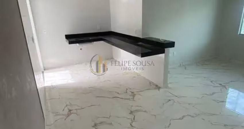 Excelente casa com área privativa no senhora das graças 2 quartos fino acabamento
