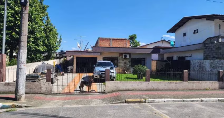 Ampla casa de 4 dormitórios com preço e condições especiais