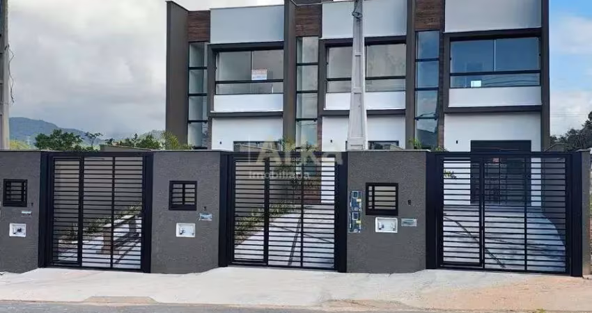 Sobrado geminado em três rios do norte, na divisa com o bairro amizade