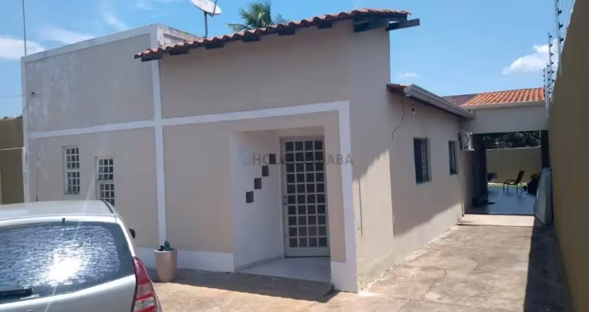EXCELENTE CASA NA ALAMEDA JULIO MULLER COM AMPLO TERRENO NA LATERAL