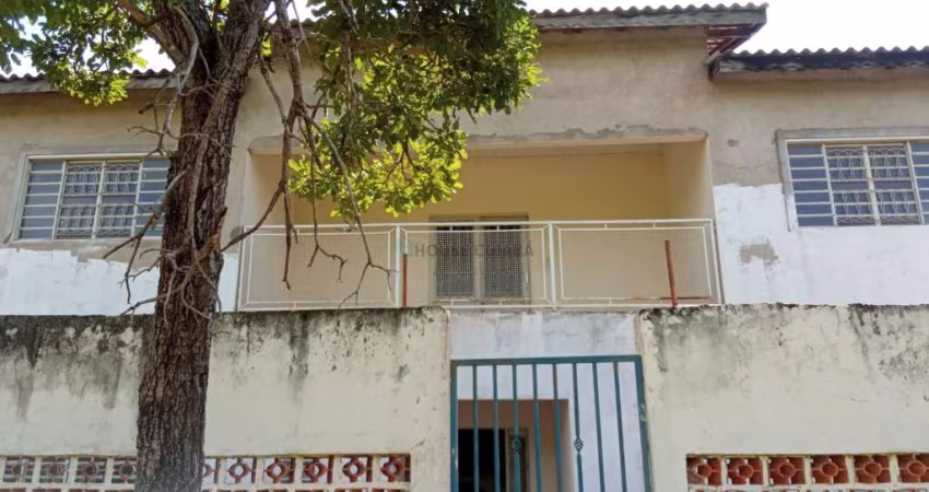 chácara de 1.055 M² com um sobrado antigo condomínio do Praia clube