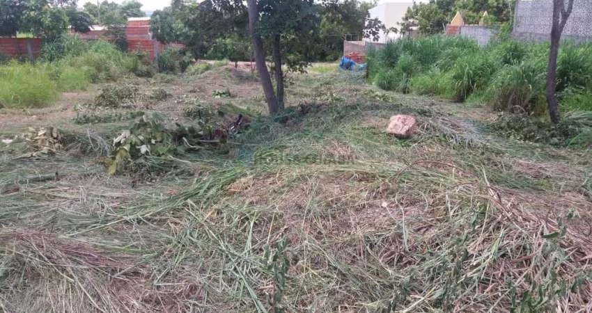 Terreno à Venda no Bairro Tropical Ville