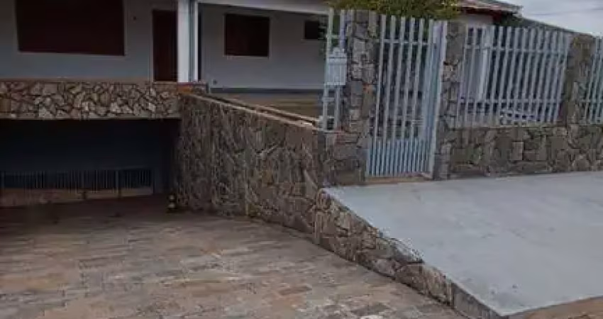Casa no Condomínio Santorini