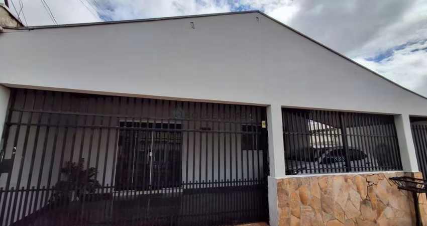 Vendo Linda casa com 2 quartos - CPA 3