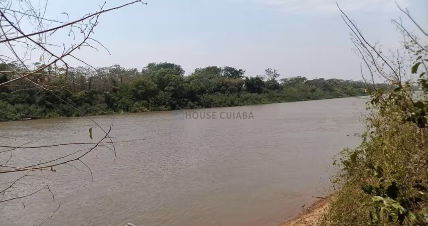 Sitio de 13 hectares na beira do rio Cuiabá, na região da comunidade São Jose á