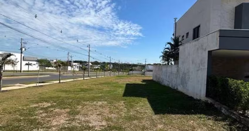 TERRENO DE ESQUINA À VENDA – CONDOMÍNIO BELVEDERE 2