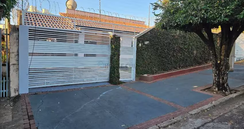 CASA ESPAÇOSA A VENDA NO QUILOMBO