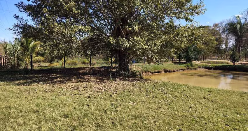 Chácara de 2 hectares fundo com o rio cuiabá na região da canoa quebrada no muni