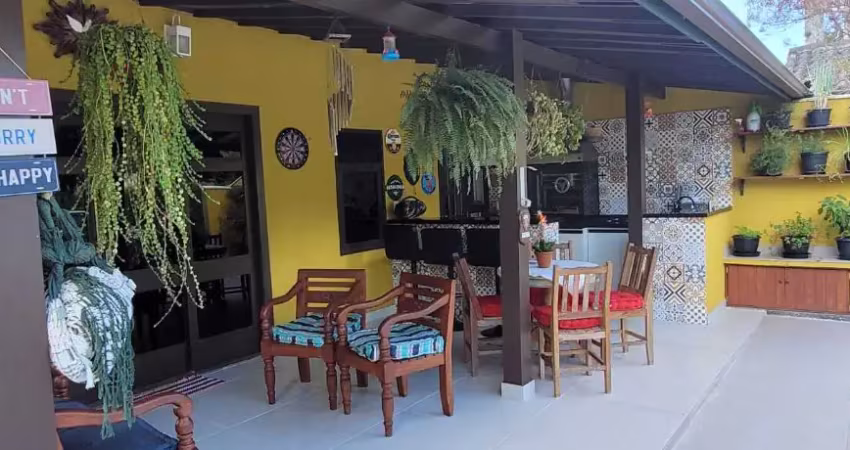 Casa, legalizada, com 03 quartos, em vargem grande, rio de janeiro.