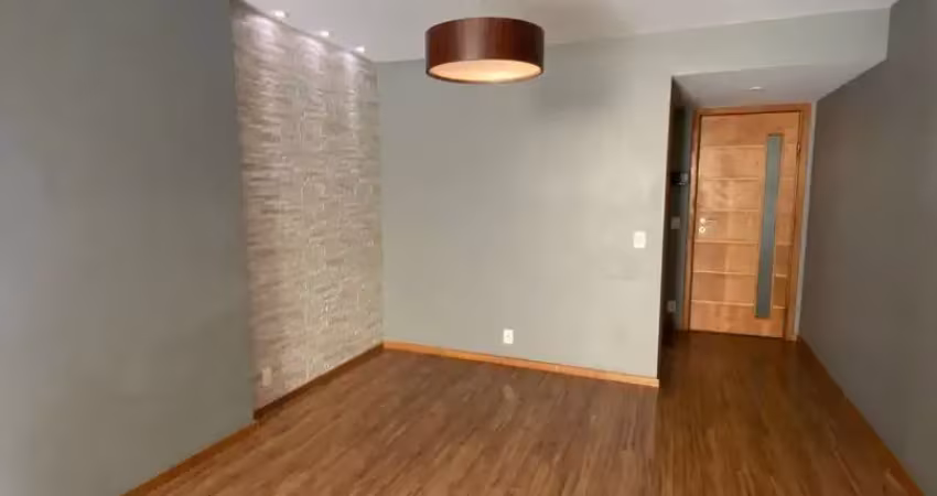 Apartamento de 3 quartos sendo 1 suíte, com 2 vagas em icaraí
