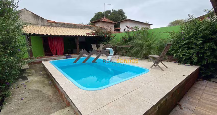 Casa na rua principal próximo ao comércio no bairro areal em araruama