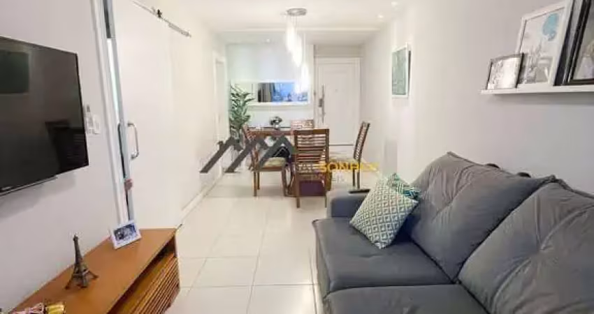 Apartamento com design moderno, semi mobiliado  e excelente localização.