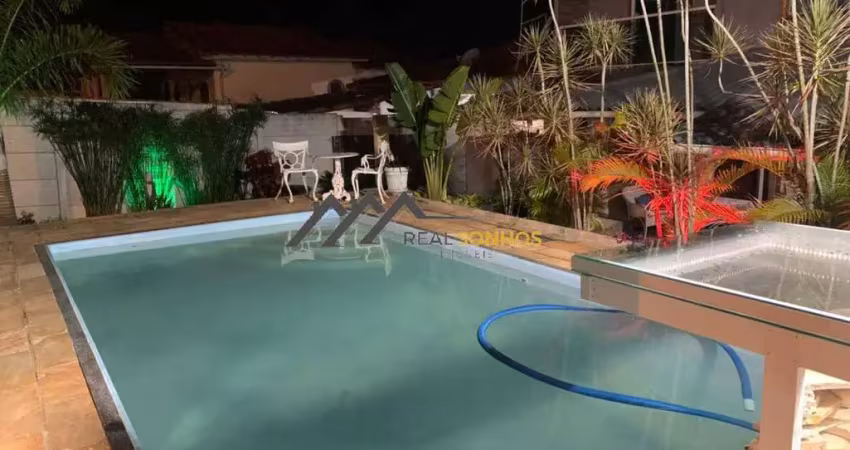 Casa à venda com piscina e excelente espaço de terreno no coqueiral