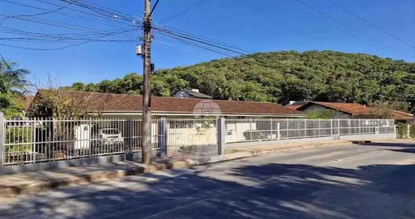Casa com 3 quartos à venda na Rua Alceu Koehntopp, 1220, América, Joinville