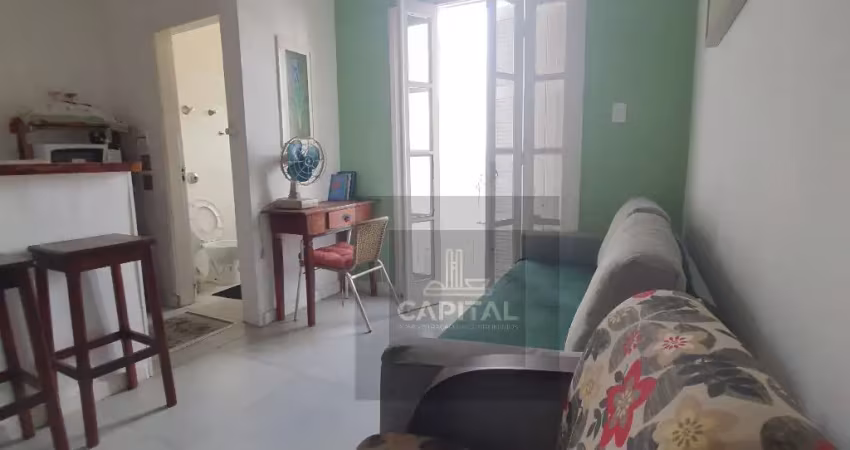 Aconchego à beira-mar: 1 quarto a 50m da praia no embaré