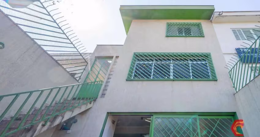 Sobrado com 189 m² , 3 dormitórios  sendo 1 suíte e 2 vagas na vila regente feijó
