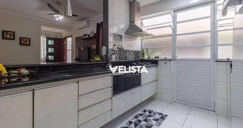 Casa 3 dormitórios, 1 suíte e churrasqueira no marapé!