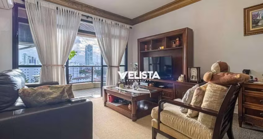 Excelente apto - 2 dormitórios, 1 suite, varanda vista livre e 2 vagas na ponta da praia!