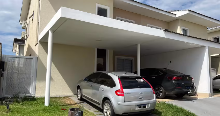 Sobrado no condomínio residenciala volpi 1 – estrada do santo antônio.