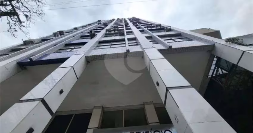 Sala comercial à venda na Rua General Câmara, Centro, Santos