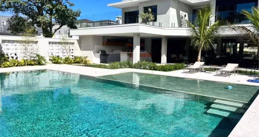 Casa com 7 quartos à venda na Rua Oito, Jardim Acapulco, Guarujá