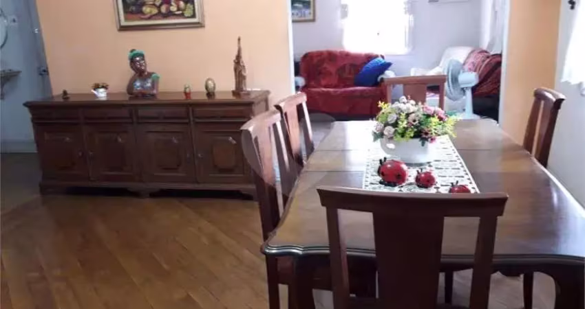 Casa com 3 quartos à venda na Rua Pedro Américo, Campo Grande, Santos