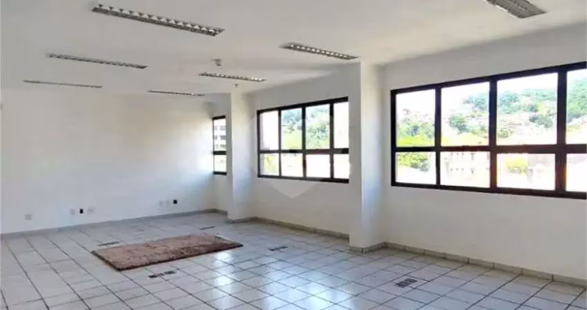 Sala comercial para alugar na Rua Frei Gaspar, Centro, Santos