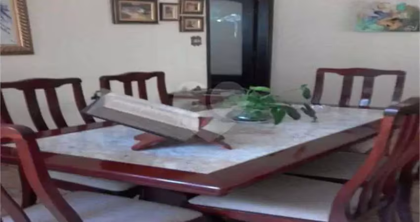Casa com 3 quartos à venda na Rua Espírito Santo, Campo Grande, Santos