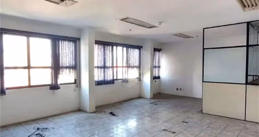 Sala comercial para alugar na Rua Frei Gaspar, Centro, Santos