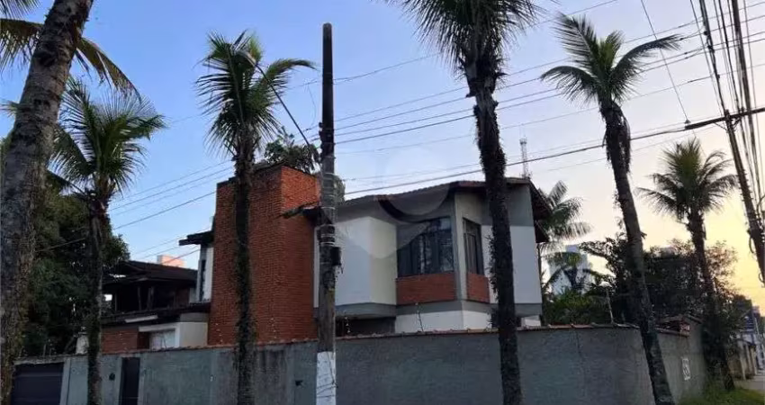 Casa com 4 quartos à venda na Avenida Desembargador Plínio de Carvalho Pinto, Enseada, Guarujá