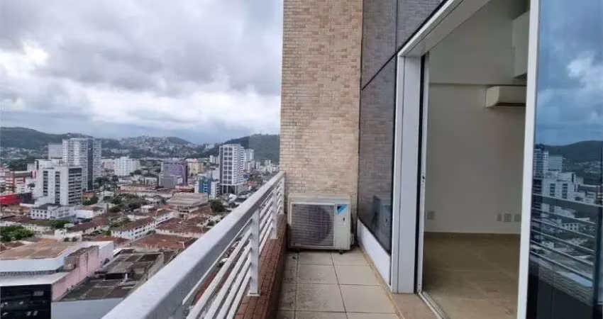 Casa à venda na Avenida Senador Feijó, Vila Mathias, Santos