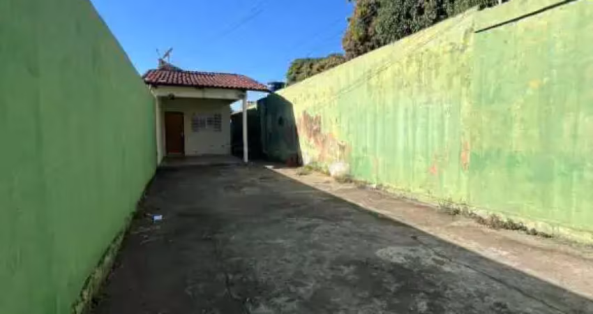 Casa com 3 quartos para alugar na Rua das Glicínias, Parque Oeste Industrial, Goiânia