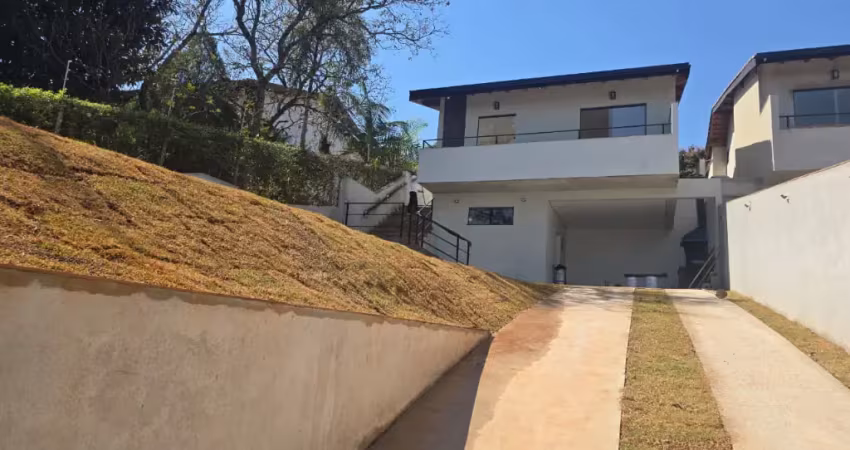 Casa com 4 quartos para alugar no Chácaras Brasil, Atibaia 