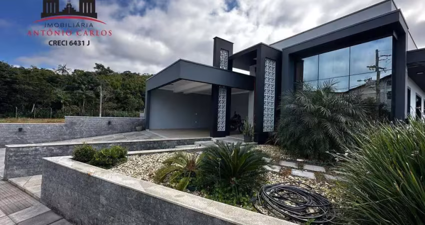 Casa alto padrão com piscina e jacuzzi em são josé/sc