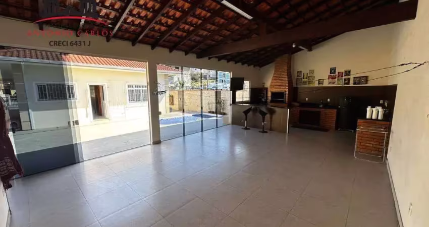 Casa com 3 dormitórios - piscina - área de festas - são josé/sc