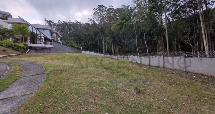 Terreno plano de 576m² no condomínio bella città - fazenda rodeio!
