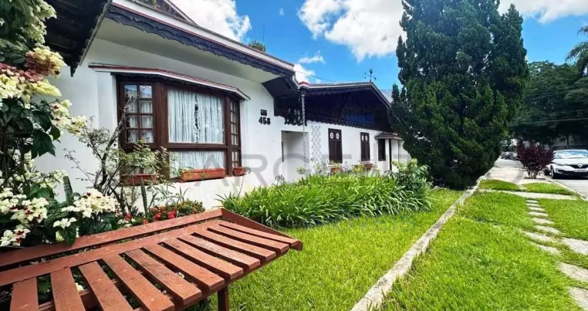 Casa comercial com 3 salas para alugar na Avenida Laurinda Cardoso Mello Freire, Vila Oliveira, Mogi das Cruzes