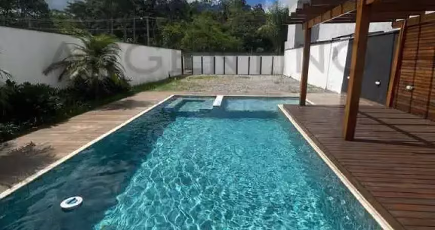 Lote a venda com área gourmet e piscina pronta - cond. veneza - mogi das cruzes