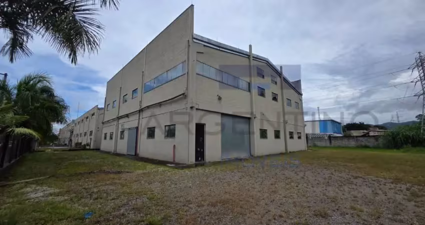 Galpão industrial com 1000 m² de área construída em núcleo industrial!
