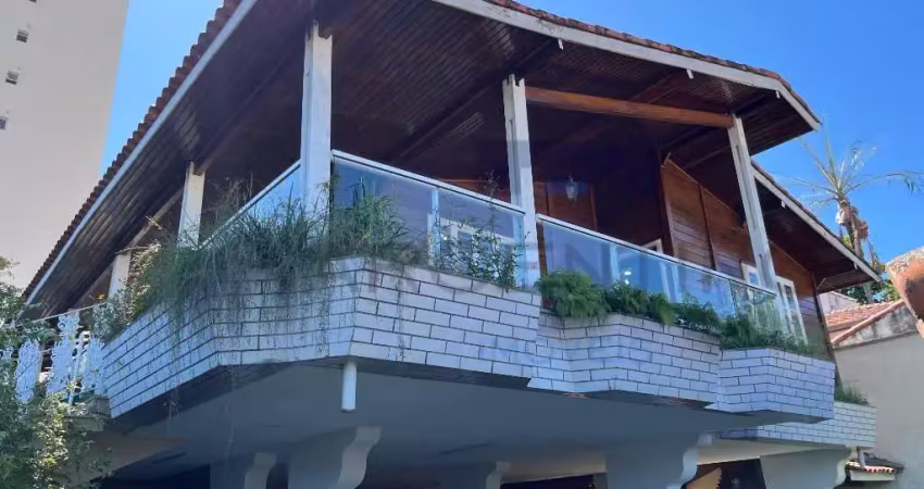 Casa com 5 quartos à venda na Rua Aleixo Costa, Centro, Mogi das Cruzes