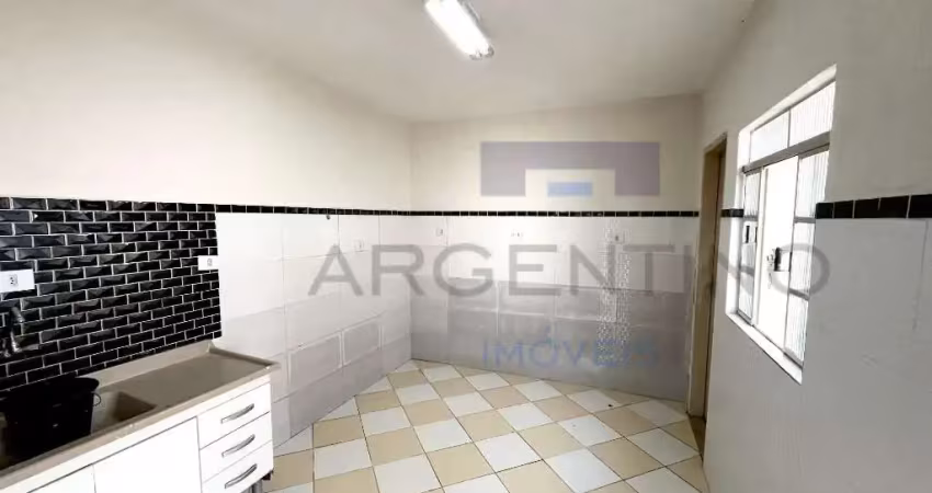 Casa na vila industrial   2 domotórios    ( sem garagem )