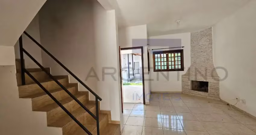 Casa em világio com 2 dormitórios (1 suíte), varanda e lareira!