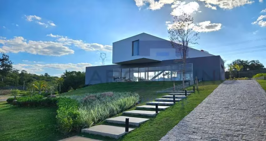 Casa moderna e decorada à venda no condomínio terras de são josé ii