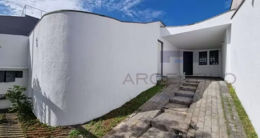 Excelente casa térrea, no coração da vila oliveira.