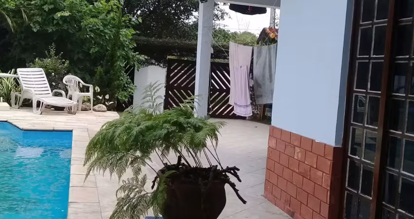 Lindo sobrado com piscina com ótima localização. oportunidade única!