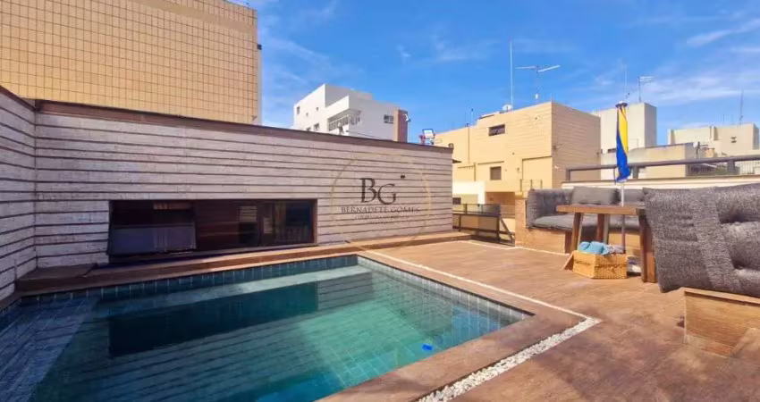 Cobertura próxima a praia, reformada com piscina e churrasqueira.