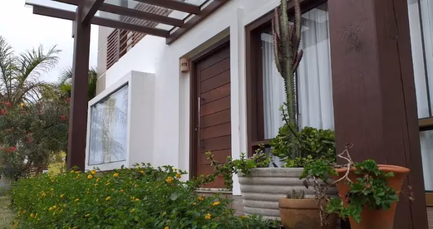 Maravilhosa residência estilo moderno em garopaba para quem busca conforto e praticidade