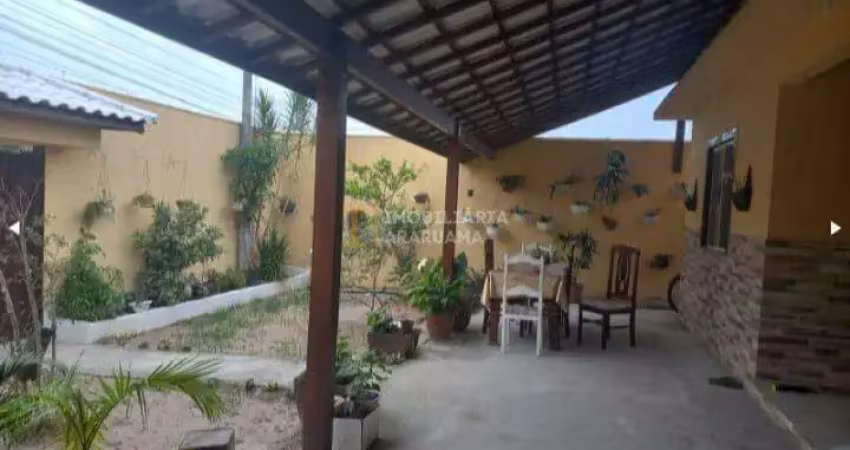 Casa linear com 3 quartos, quintal espaçoso e garagem coberta – conforto e praticidade